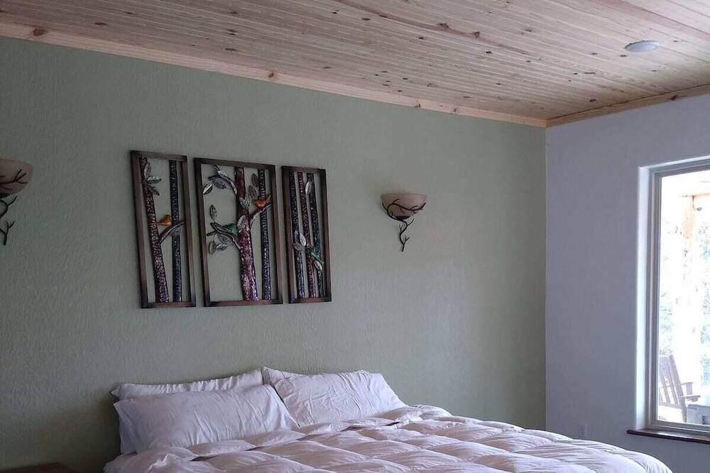 Photo of Bedroom in Eureka Springs