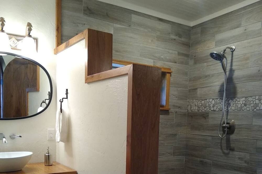 Photo of Bathroom in Eureka Springs