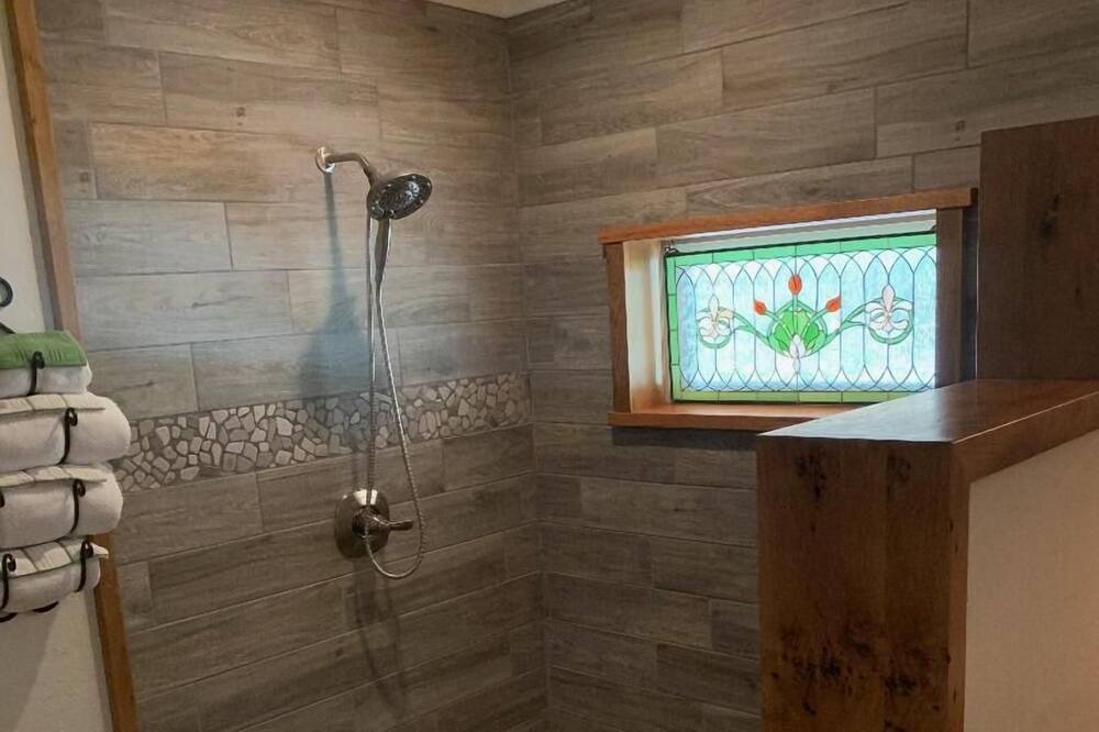 Photo of Bathroom in Eureka Springs