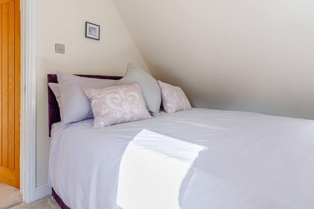 Photo of Bedroom in Kineton
