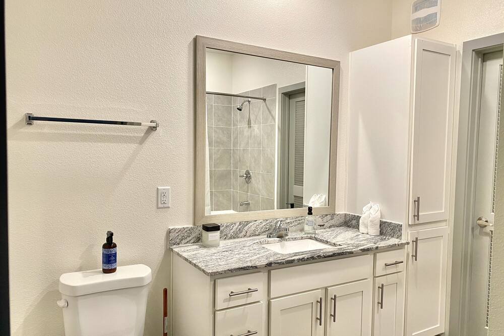 Photo of Bathroom in Central Southwest