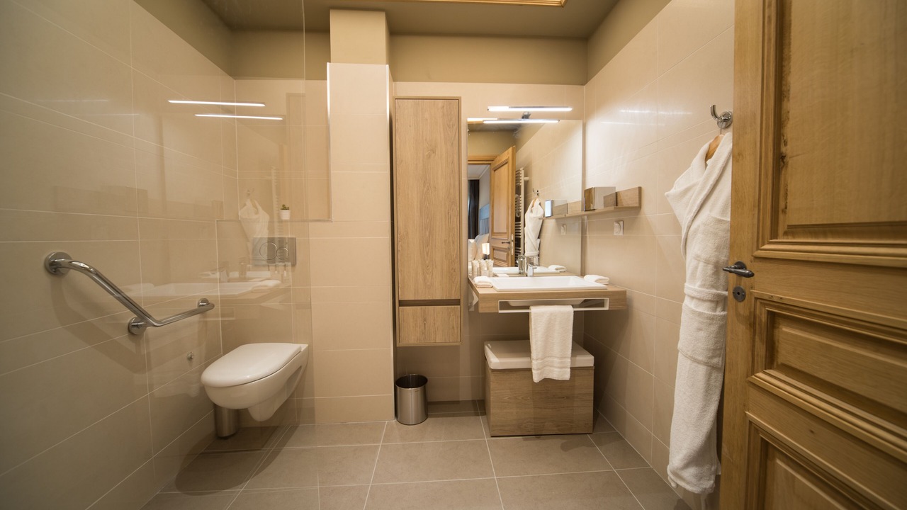 Photo of Bathroom in Saint-Cloud