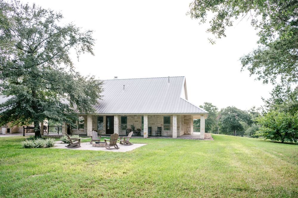 Photo of Outdoor in Navasota