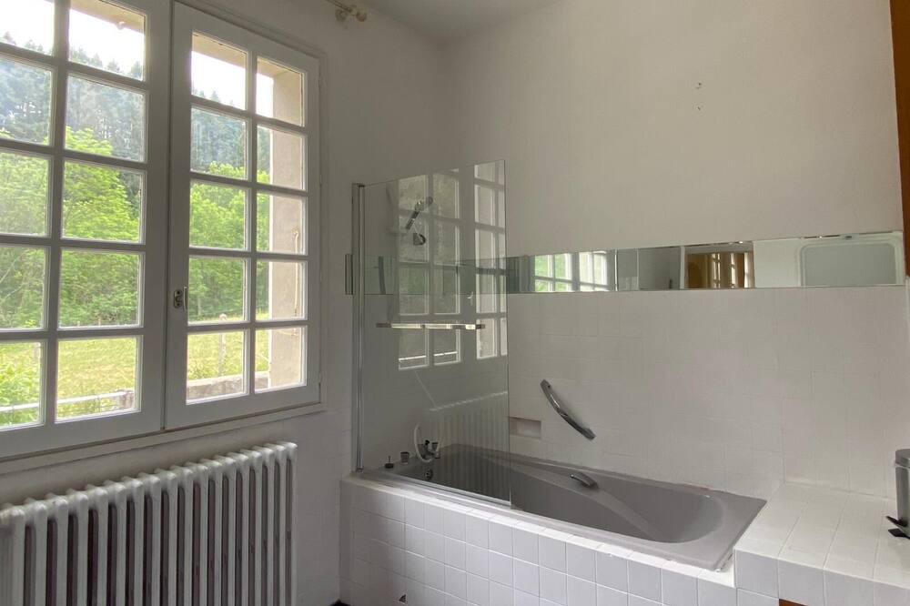 Photo of Bathroom in Saint-Martin-de-Valamas