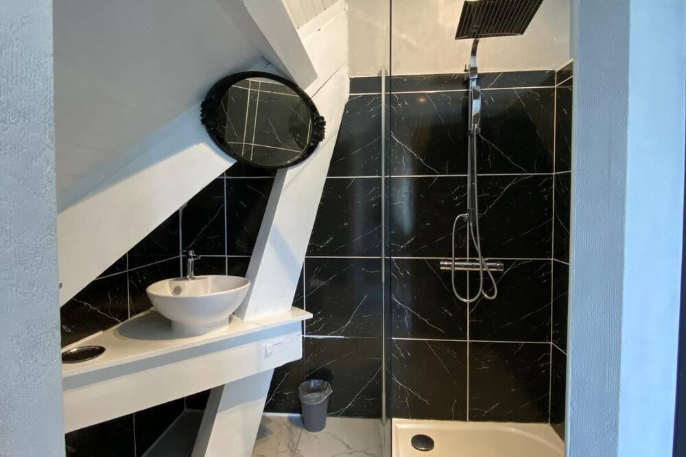 Photo of Bathroom in Saint-Martin-de-Valamas