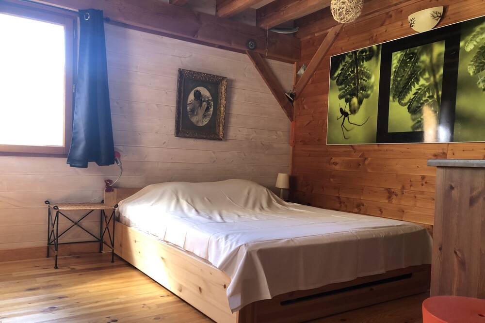 Photo of Bedroom in Banne