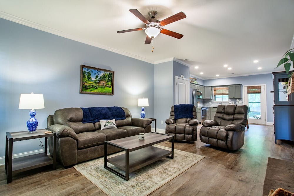 Photo of Livingroom in Townsend
