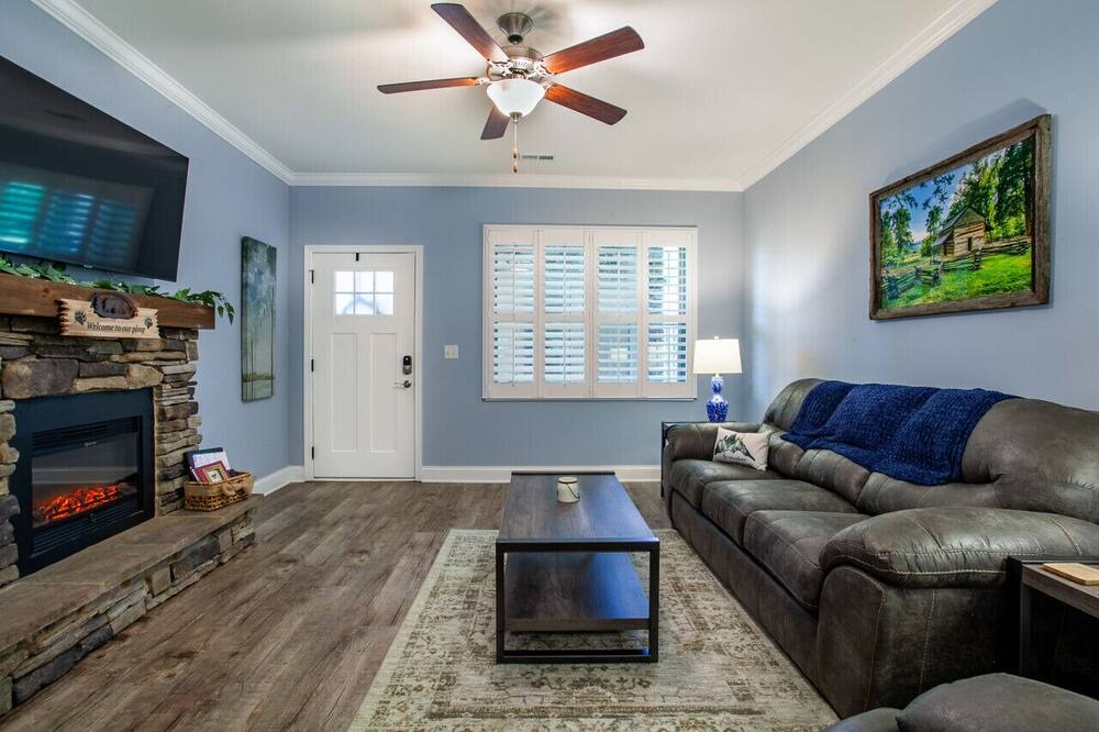 Photo of Livingroom in Townsend