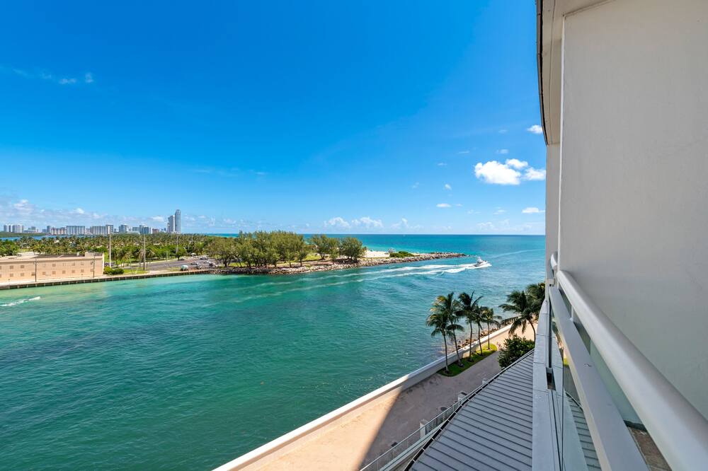 Photo of Patio Balcony in Bal Harbour