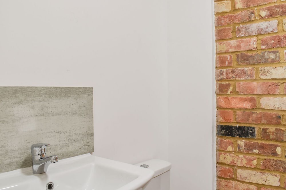 Photo of Bathroom in Canford Magna