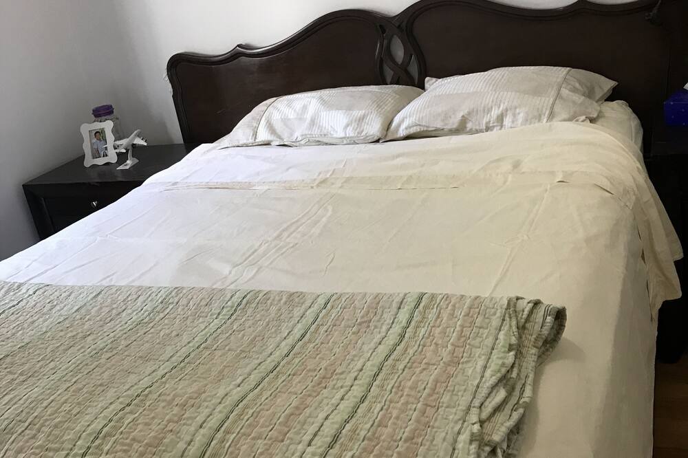 Photo of Bedroom in Ahuntsic-Cartierville