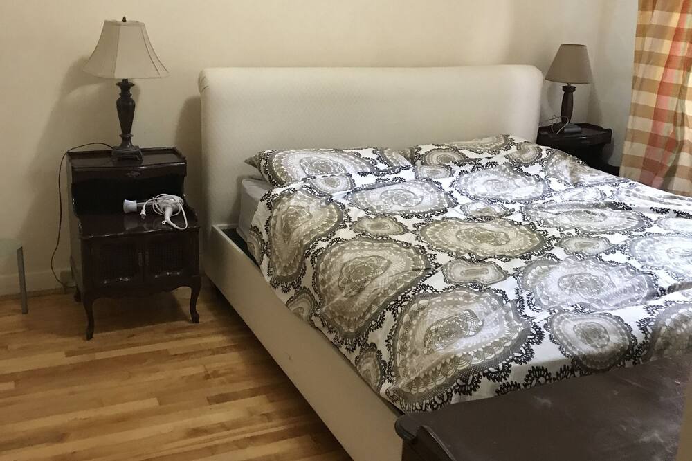 Photo of Bedroom in Ahuntsic-Cartierville