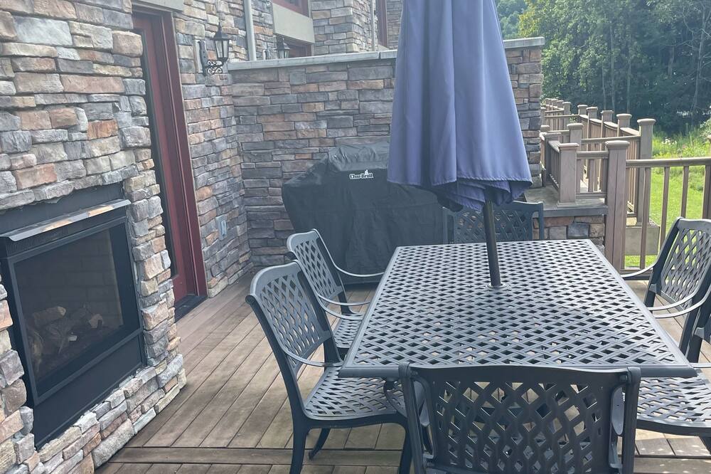Photo of Livingroom in Ellicottville