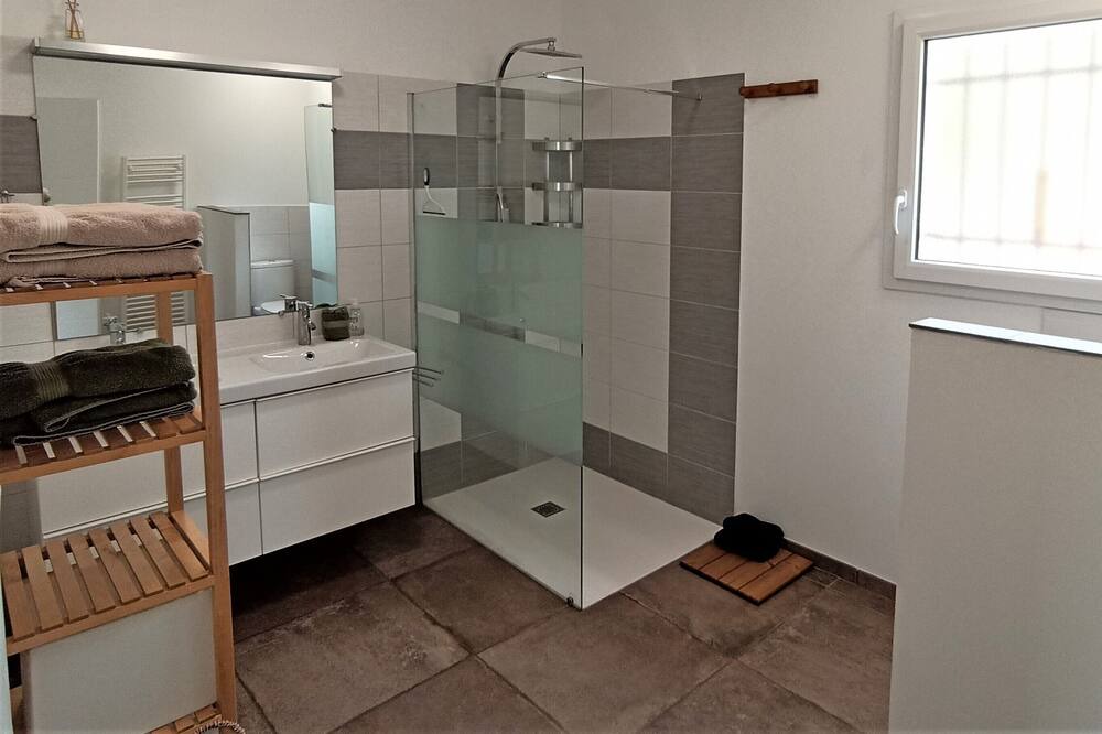 Photo of Bathroom in Marssac-sur-Tarn