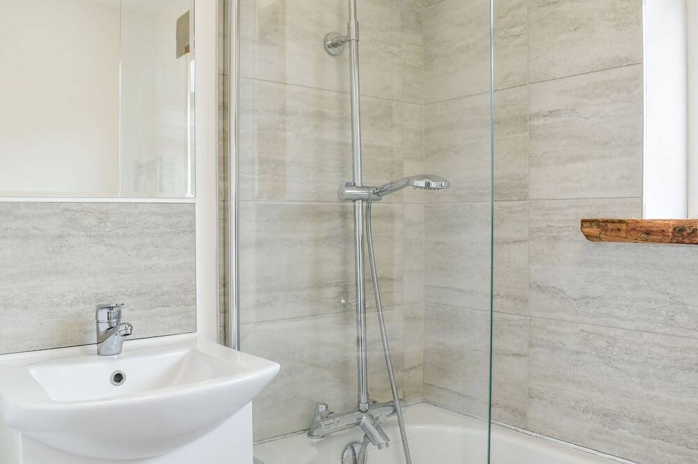 Photo of Bathroom in Canford Magna