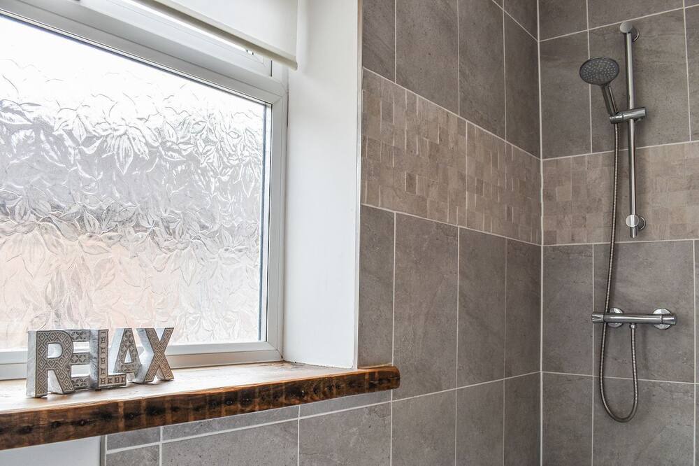 Photo of Bathroom in Canford Magna