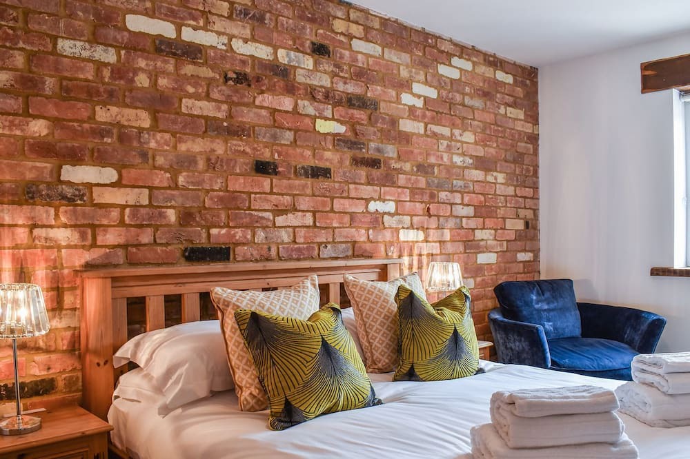 Photo of Bedroom in Canford Magna