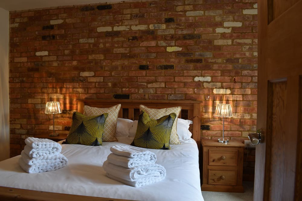 Photo of Bedroom in Canford Magna