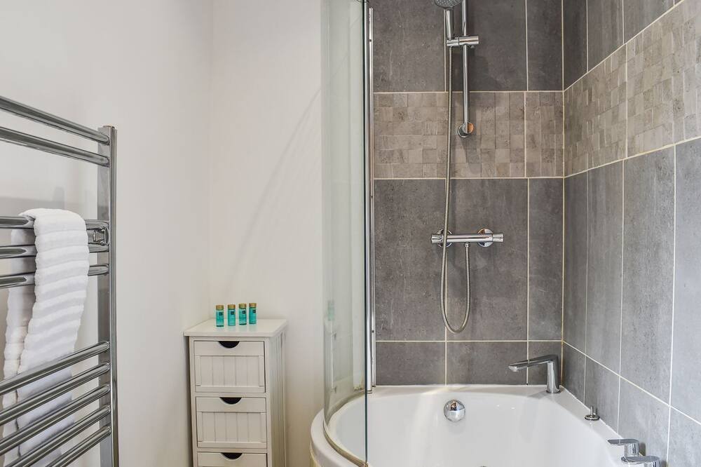 Photo of Bathroom in Canford Magna