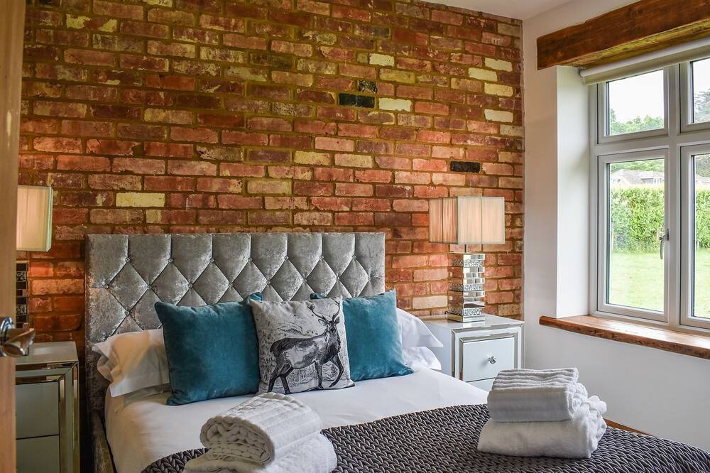 Photo of Bedroom in Canford Magna