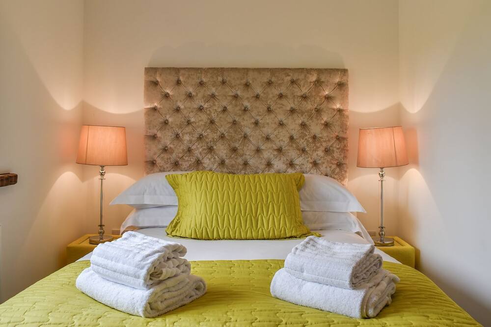 Photo of Bedroom in Canford Magna