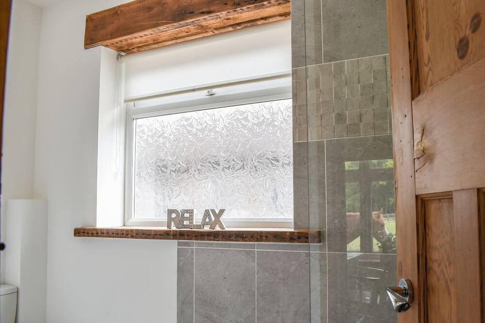 Photo of Bathroom in Canford Magna