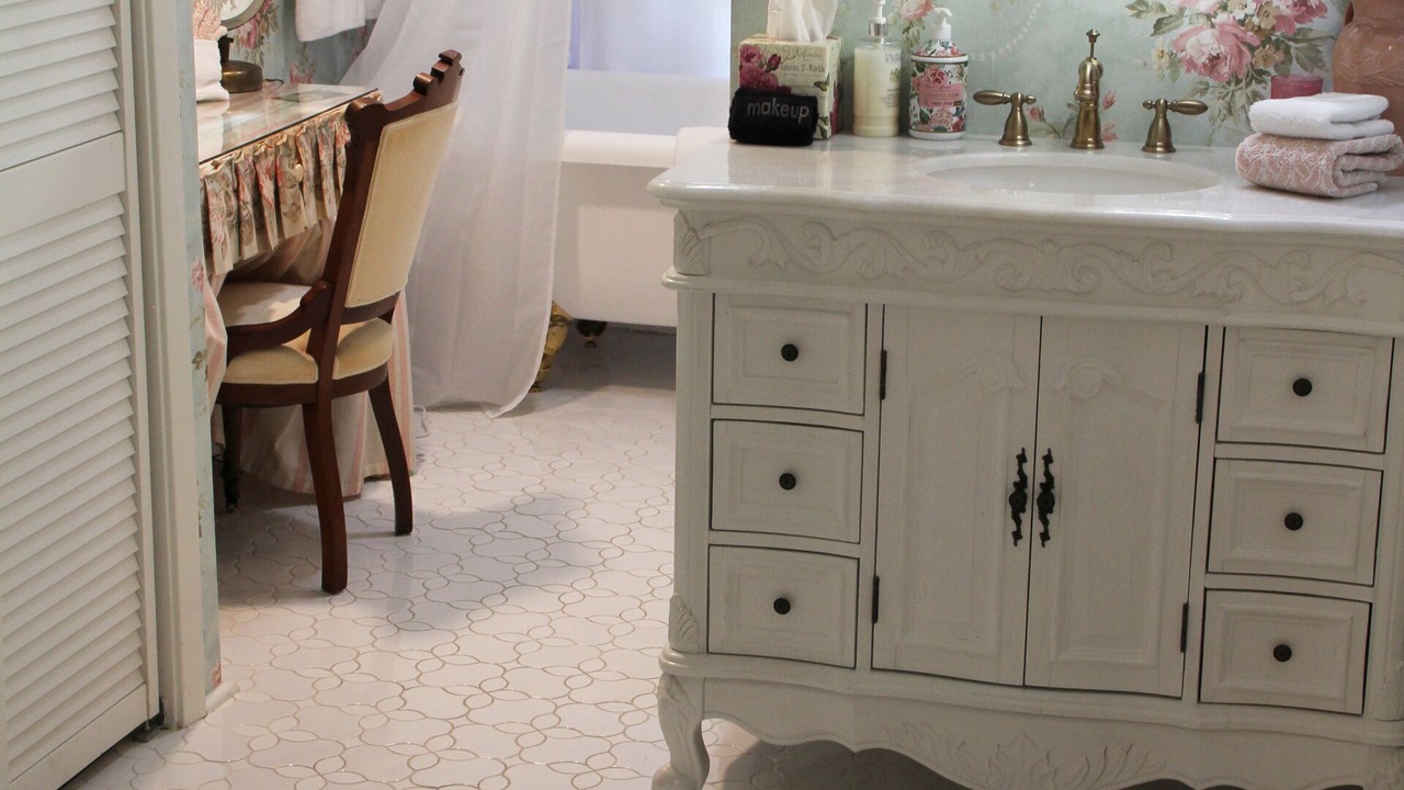 Photo of Bathroom in Boonville