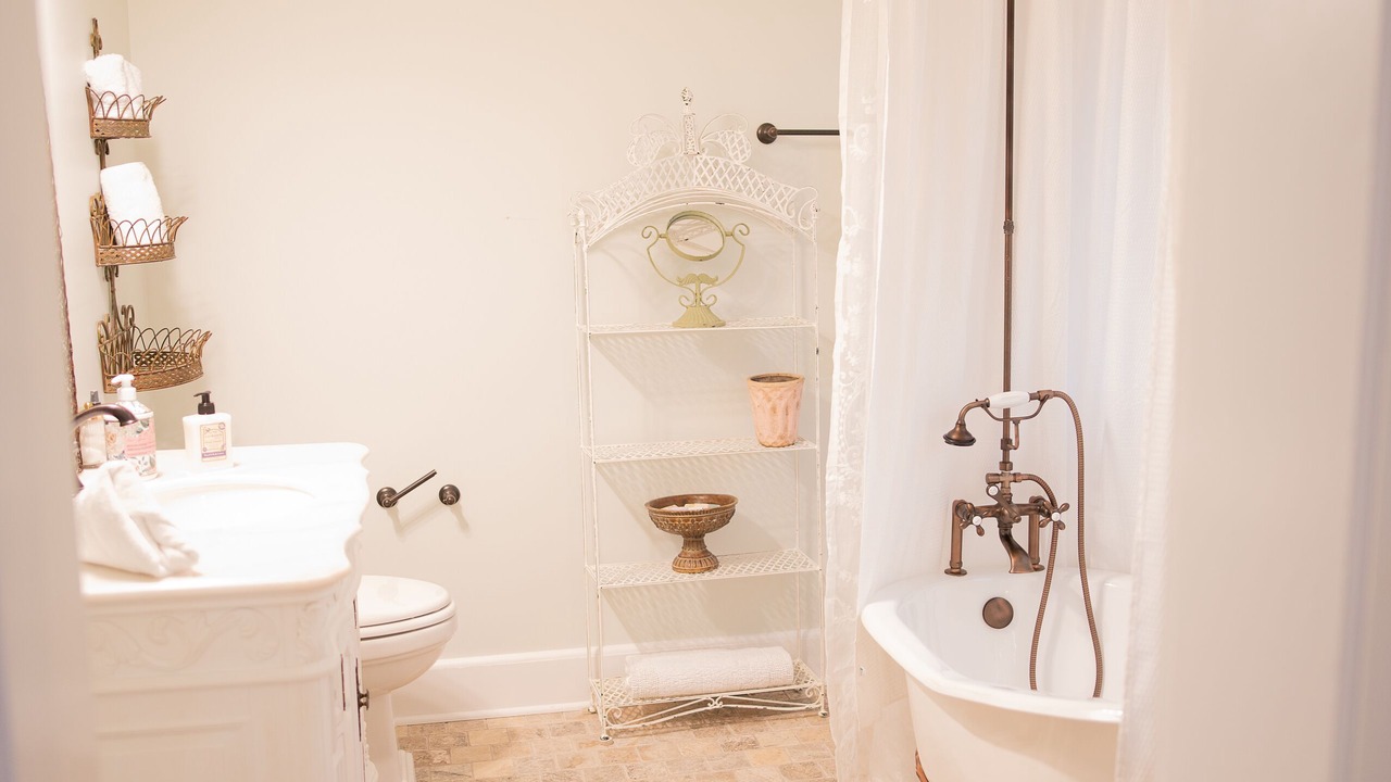 Photo of Bathroom in Boonville