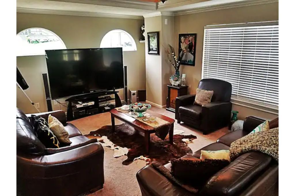 Photo of Livingroom in Pointblank
