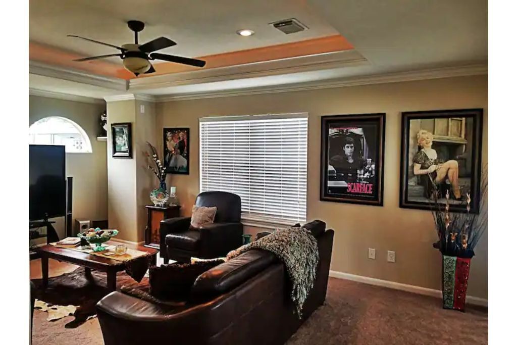 Photo of Livingroom in Pointblank