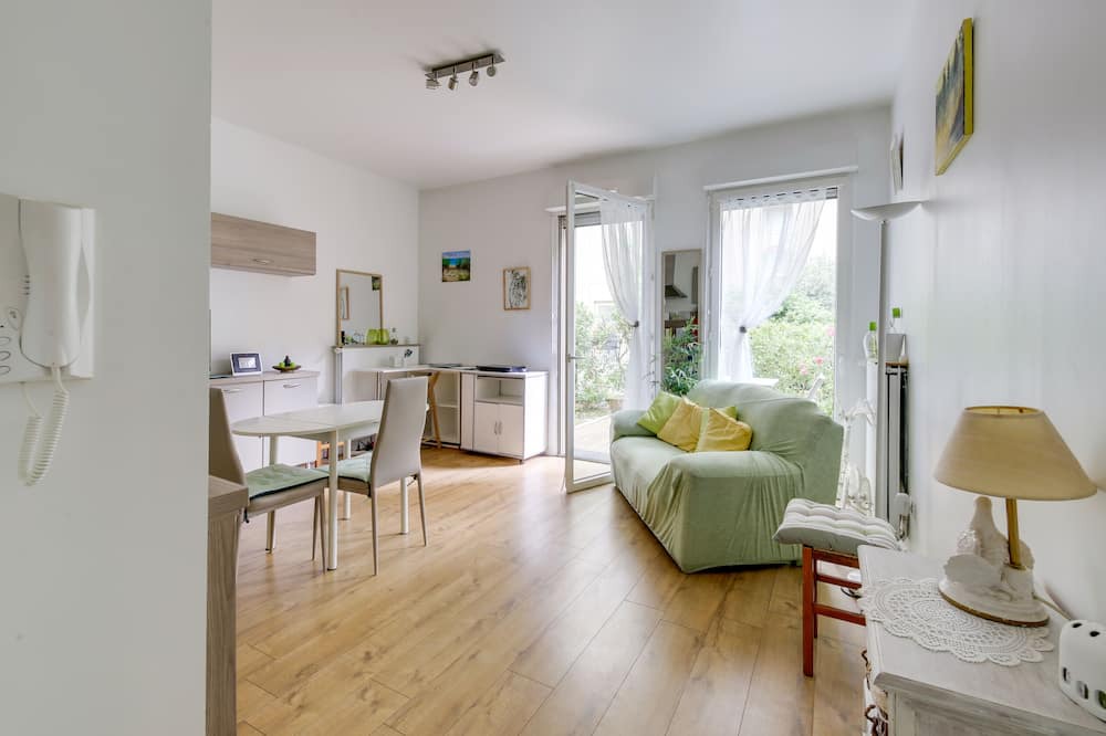 Photo of Livingroom in Arcueil