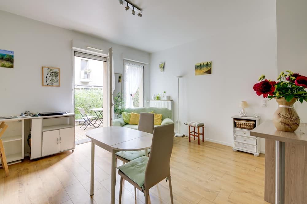 Photo of Livingroom in Arcueil