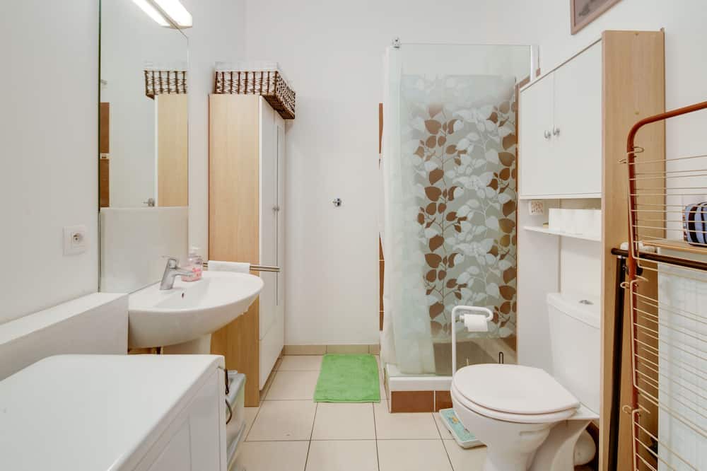 Photo of Bathroom in Arcueil