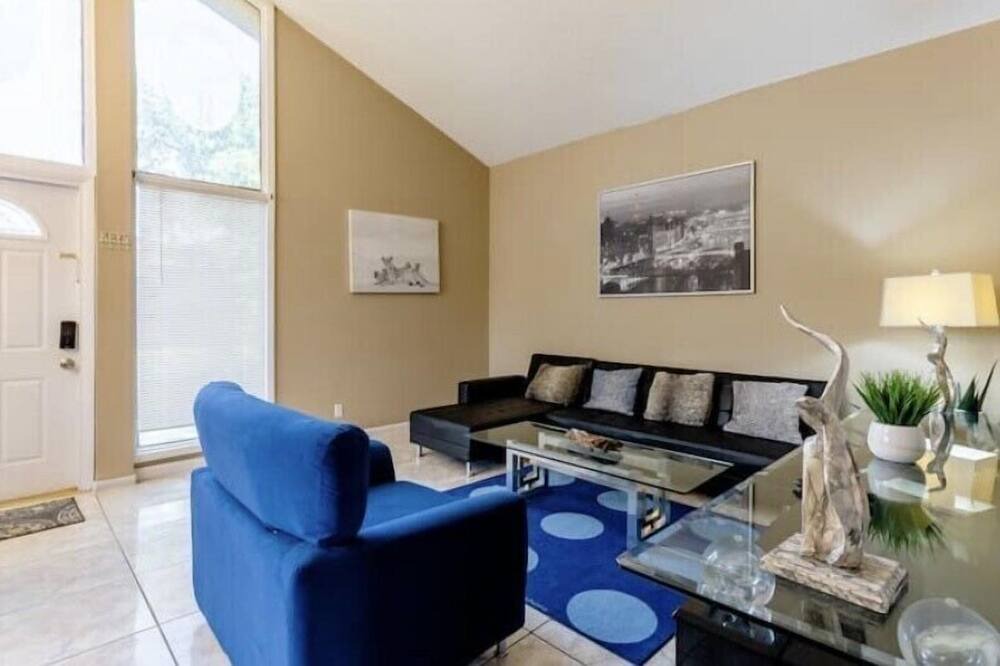 Photo of Livingroom in Sunrise