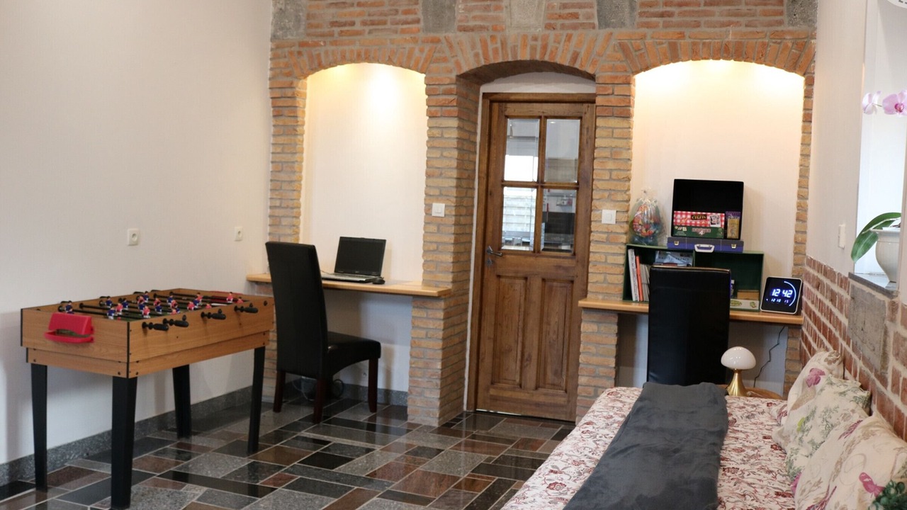 Photo of Others in Leval