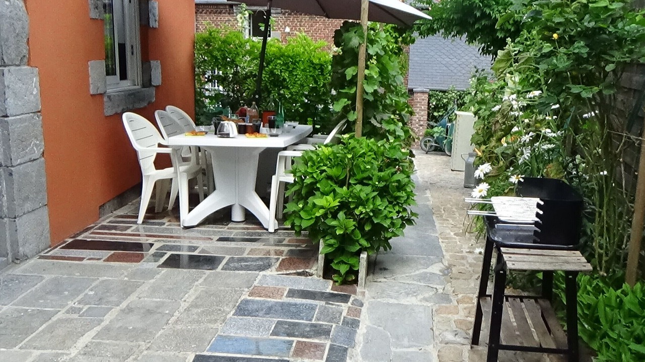 Photo of Outdoor in Leval