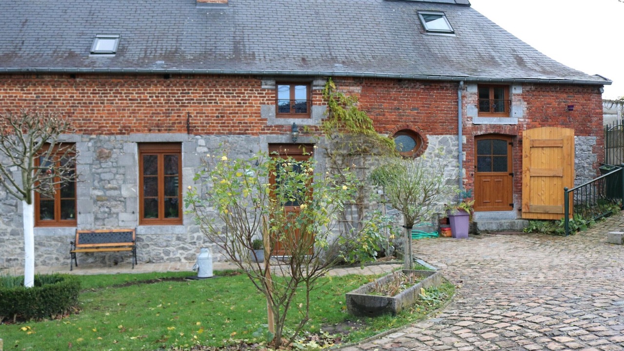 Photo of Outdoor in Leval