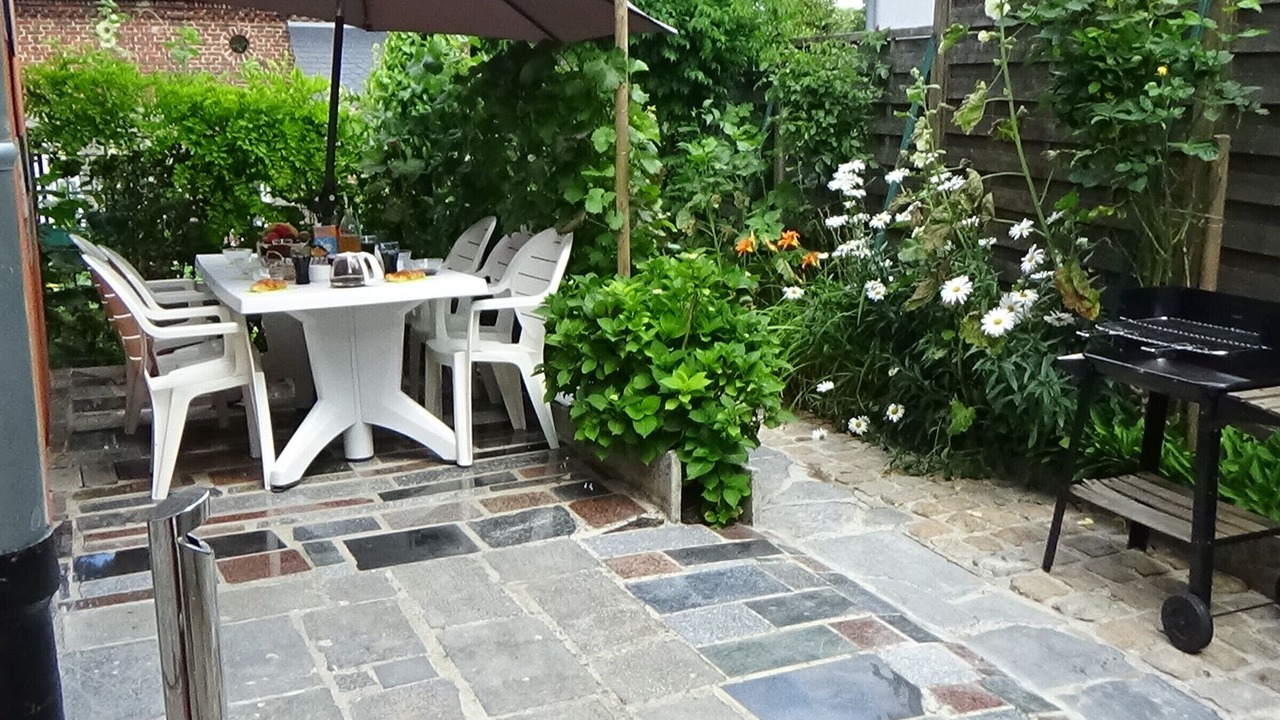 Photo of Outdoor in Leval