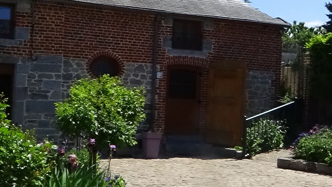 Photo of Outdoor in Leval