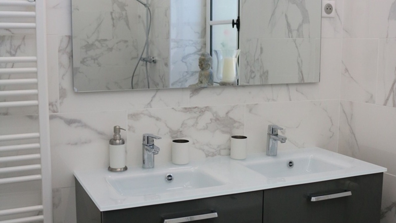 Photo of Bathroom in Romeries