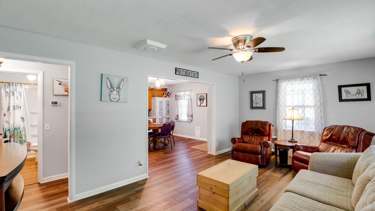 Photo of Livingroom in Tumbling Shoals