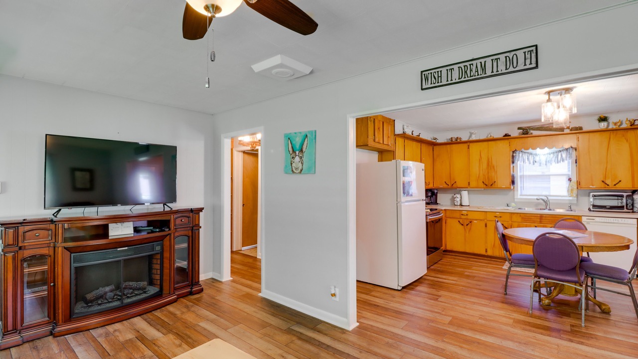 Photo of Livingroom in Tumbling Shoals