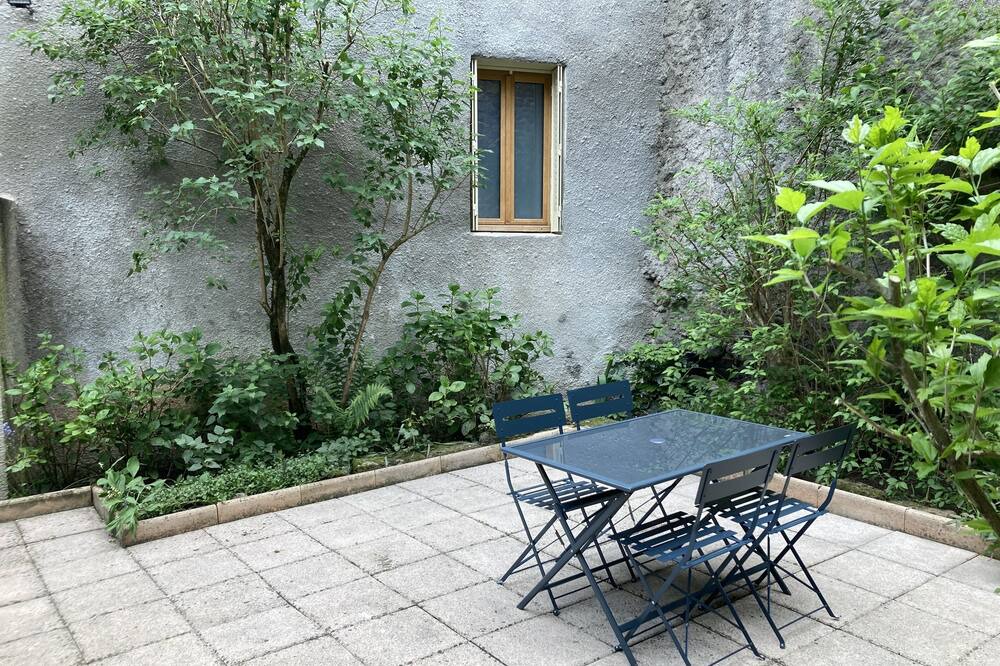 Photo of Patio Balcony in Espalion