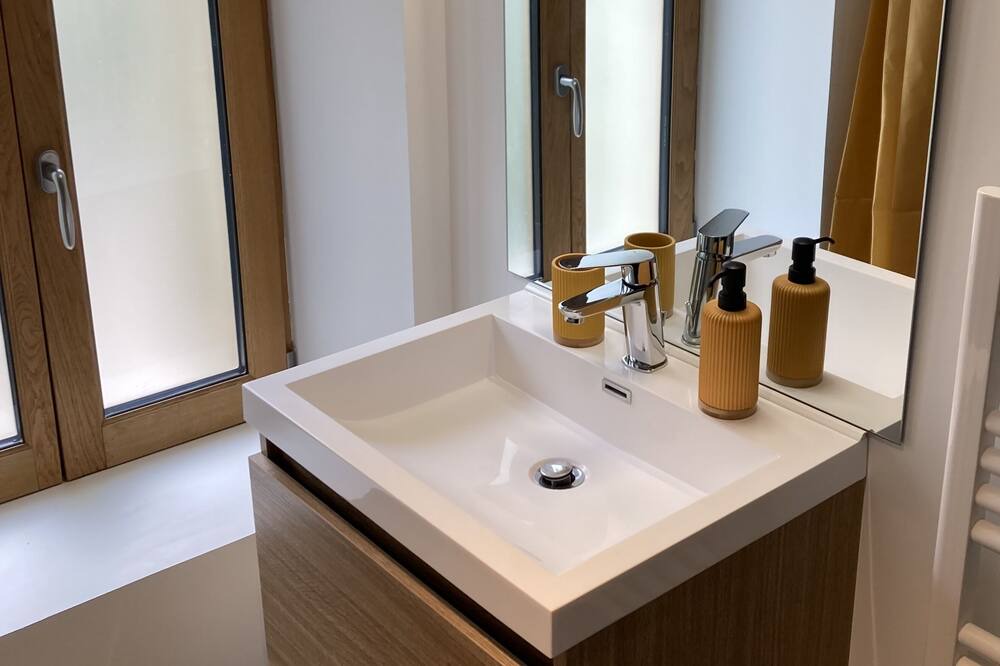 Photo of Bathroom in Espalion
