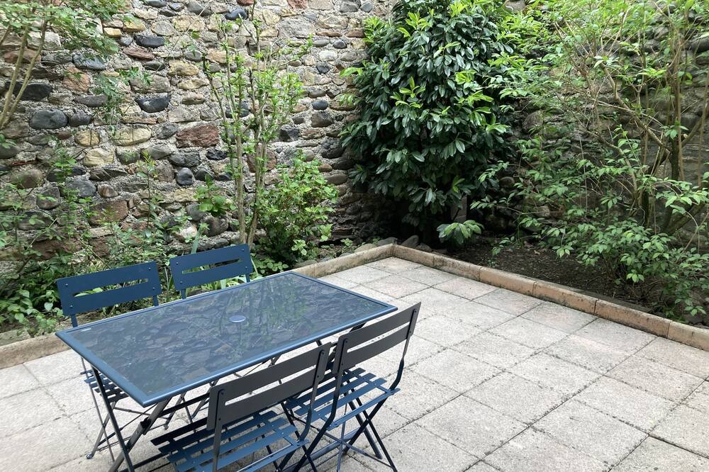 Photo of Patio Balcony in Espalion