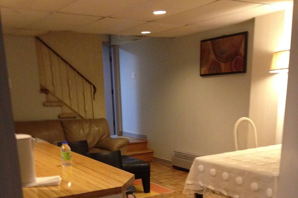 Photo of Livingroom in LaSalle
