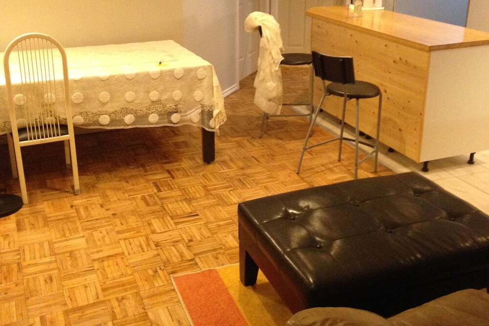 Photo of Livingroom in LaSalle