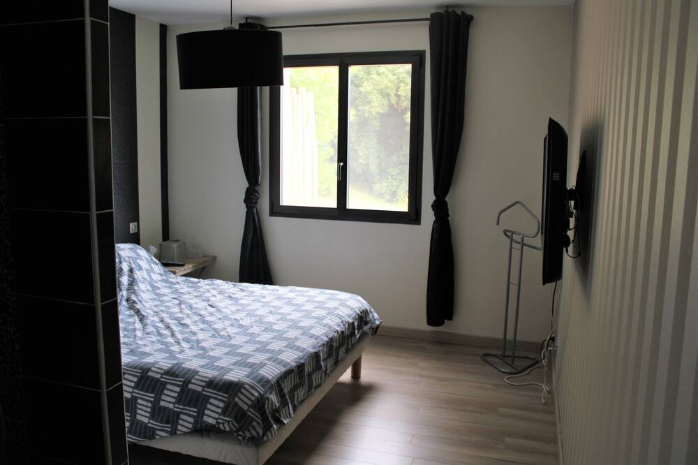 Photo of Bedroom in Carlus