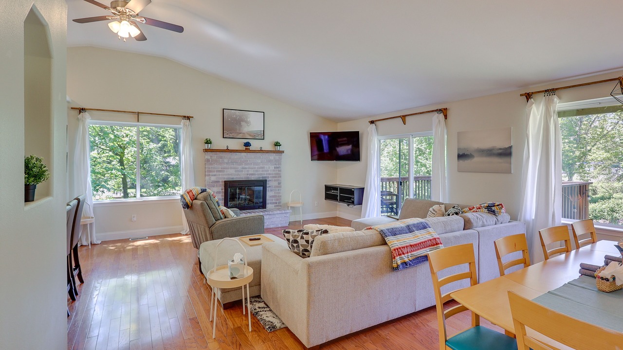 Photo of Livingroom in McKenna