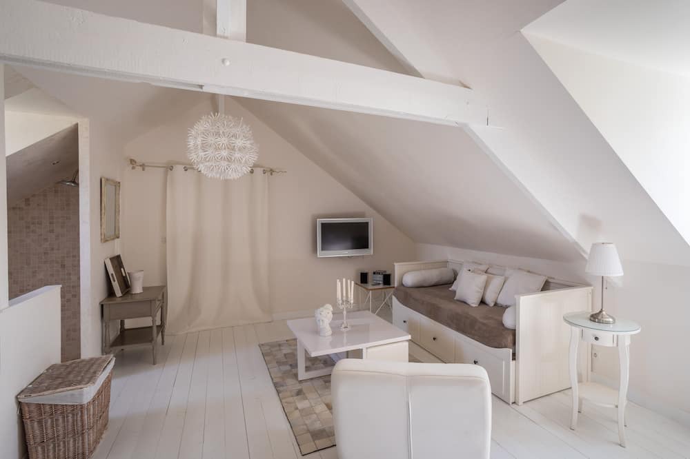 Photo of Livingroom in Saint-Meloir-des-Ondes